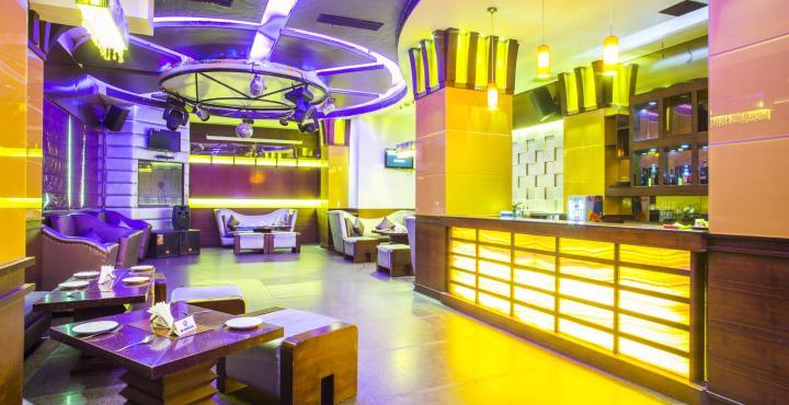 Hotel Royal Cliff Канпур Екстер'єр фото