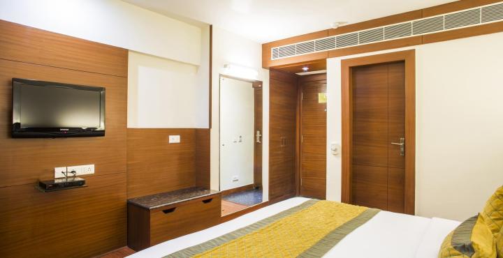 Hotel Royal Cliff Канпур Екстер'єр фото