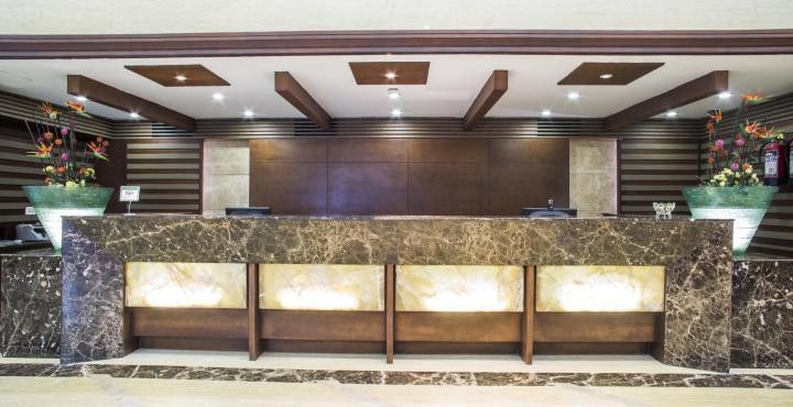 Hotel Royal Cliff Канпур Екстер'єр фото